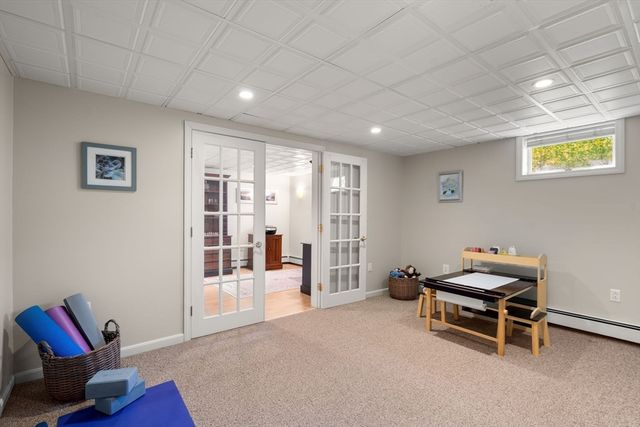 22 Crest Rd, Framingham, MA 01702