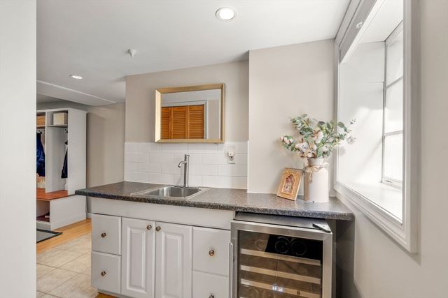 22 Crest Rd, Framingham, MA 01702