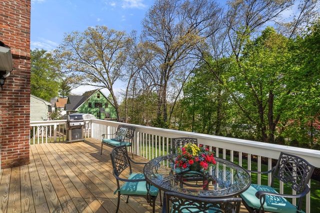 22 Crest Rd, Framingham, MA 01702