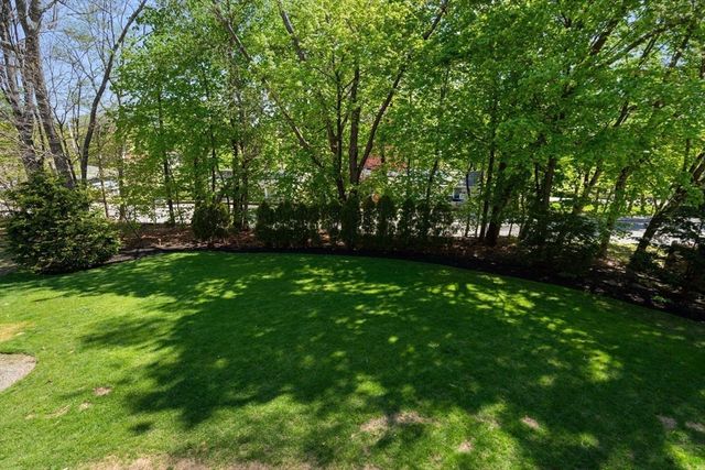 22 Crest Rd, Framingham, MA 01702