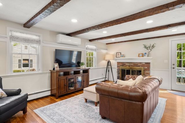 22 Crest Rd, Framingham, MA 01702