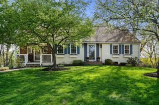 22 Crest Rd, Framingham, MA 01702