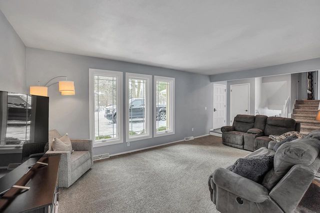 502 Homesteaders Retreat, Eagle, WI 53119