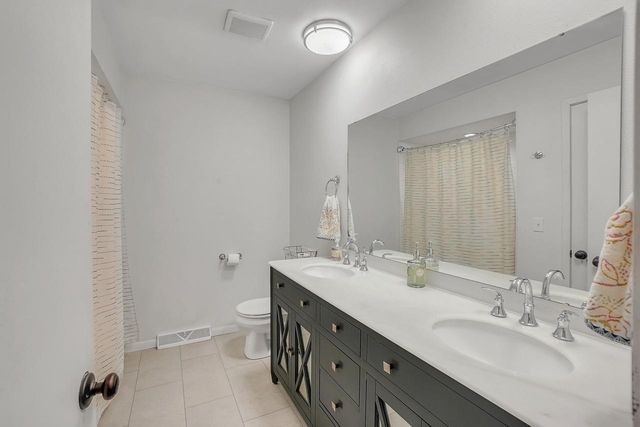 502 Homesteaders Retreat, Eagle, WI 53119