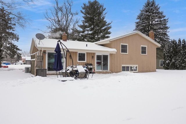 502 Homesteaders Retreat, Eagle, WI 53119