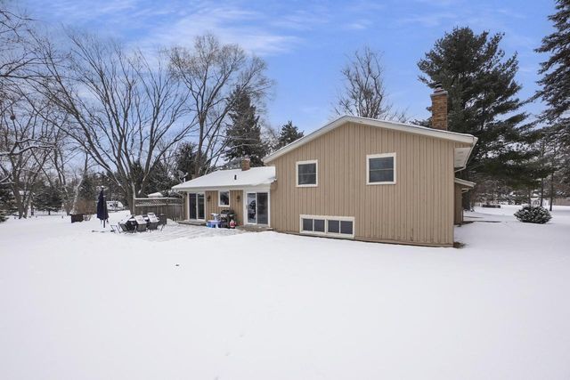 502 Homesteaders Retreat, Eagle, WI 53119