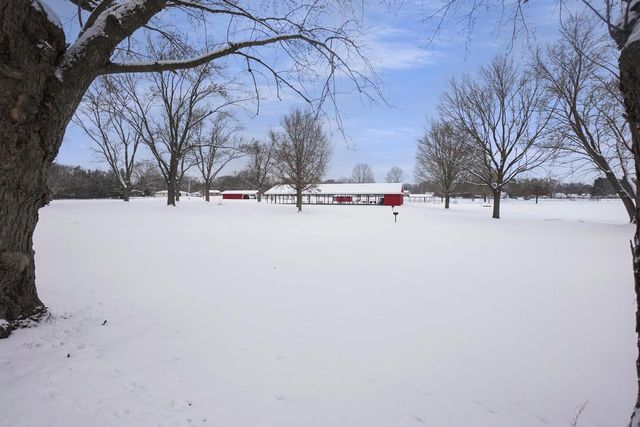 502 Homesteaders Retreat, Eagle, WI 53119