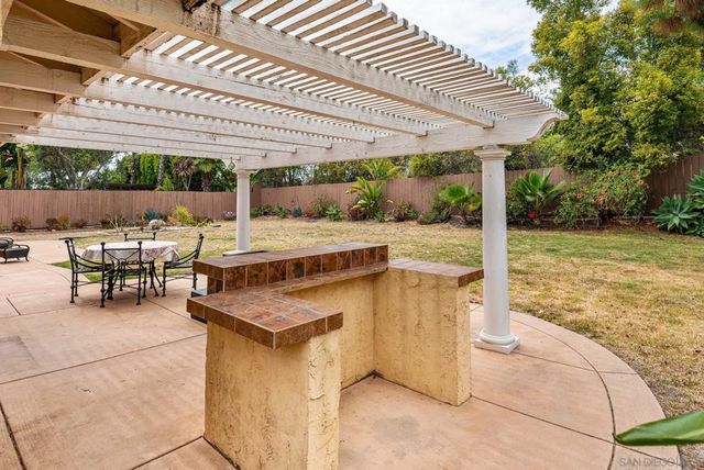 2814 Luciernaga ST, Carlsbad, CA 92009