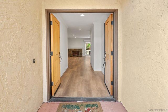 2814 Luciernaga ST, Carlsbad, CA 92009