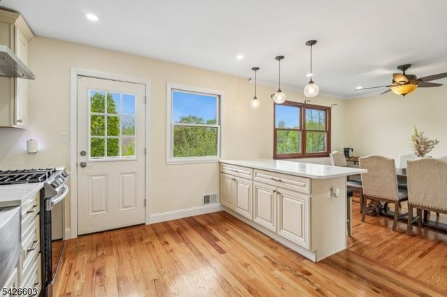 2 Marc Ct, Edison Twp., NJ 08820
