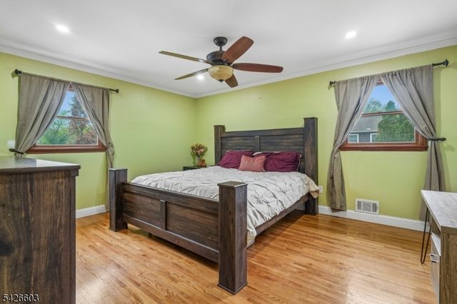 2 Marc Ct, Edison Twp., NJ 08820