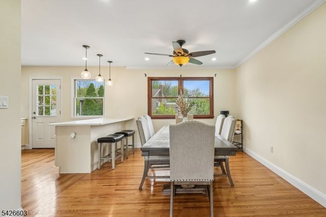 2 Marc Ct, Edison Twp., NJ 08820