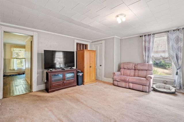36 Dearborn Street, Belmont, NH 03220