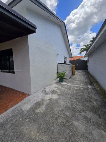 740 SW 99th Ct Circle 0, Miami, FL 33174