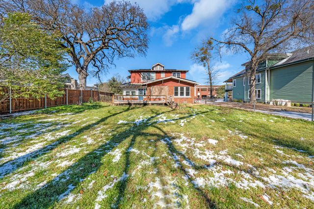 712 Connally Street, Sulphur Springs, TX 75482