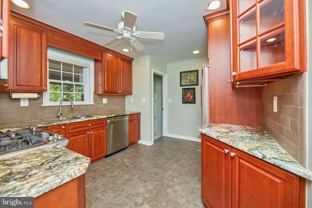 3032 CRANE DR, Falls Church, VA 22042