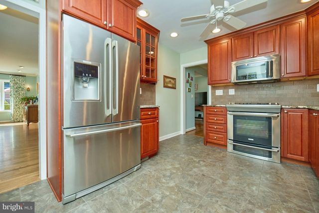 3032 CRANE DR, Falls Church, VA 22042