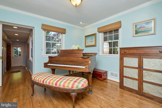 3032 CRANE DR, Falls Church, VA 22042