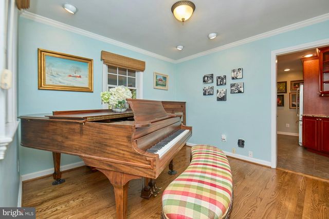 3032 CRANE DR, Falls Church, VA 22042