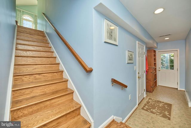 3032 CRANE DR, Falls Church, VA 22042