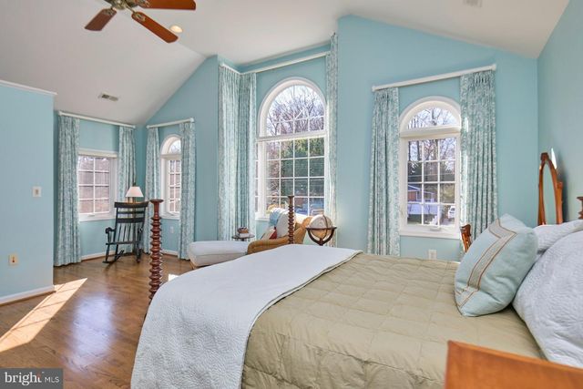 3032 CRANE DR, Falls Church, VA 22042