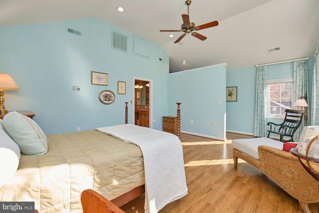 3032 CRANE DR, Falls Church, VA 22042