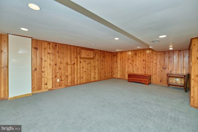 3032 CRANE DR, Falls Church, VA 22042