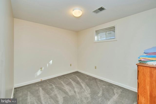 3032 CRANE DR, Falls Church, VA 22042