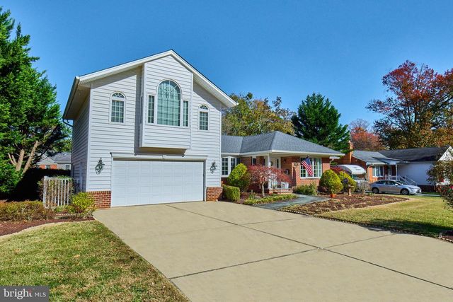 3032 CRANE DR, Falls Church, VA 22042