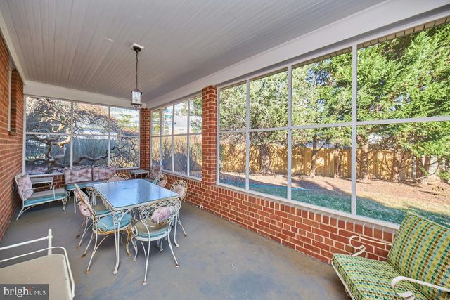 3032 CRANE DR, Falls Church, VA 22042