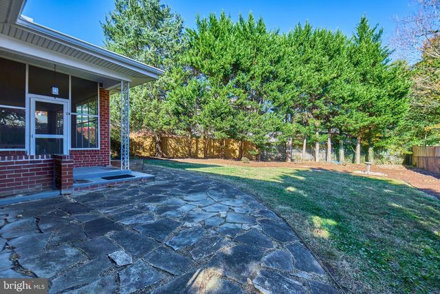 3032 CRANE DR, Falls Church, VA 22042