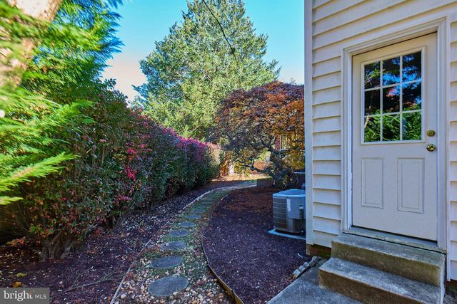 3032 CRANE DR, Falls Church, VA 22042