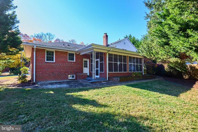 3032 CRANE DR, Falls Church, VA 22042