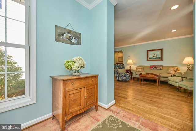 3032 CRANE DR, Falls Church, VA 22042