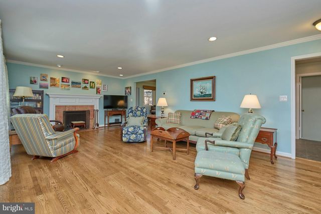 3032 CRANE DR, Falls Church, VA 22042