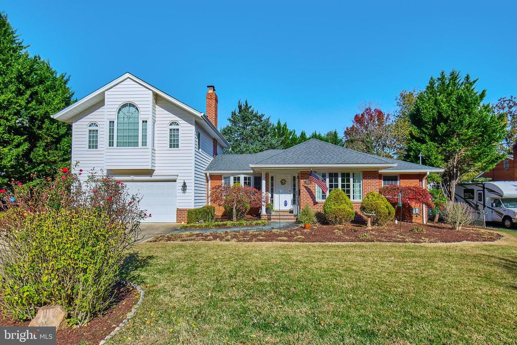3032 CRANE DR, Falls Church, VA 22042