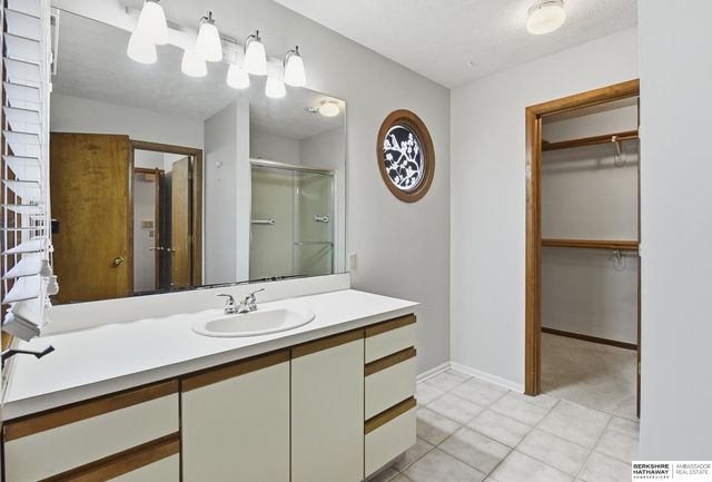 15217 Summerwood Drive, Omaha, NE 68137