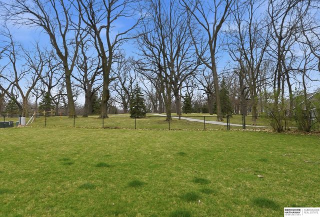 15217 Summerwood Drive, Omaha, NE 68137