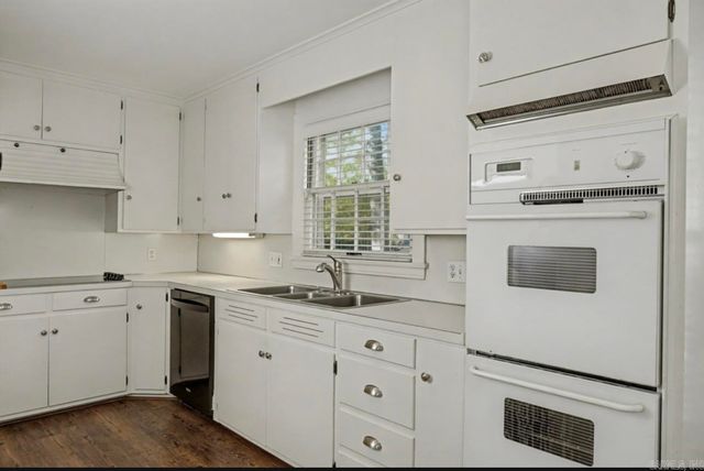 13 Jefferson Place, Pine Bluff, AR 71603