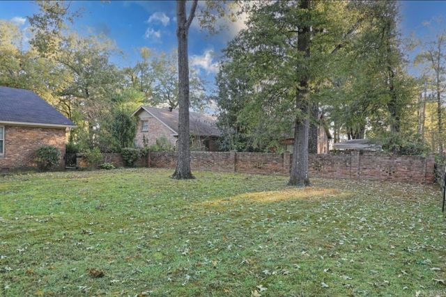 13 Jefferson Place, Pine Bluff, AR 71603