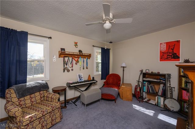 895 East Avenue, Tallmadge, OH 44278