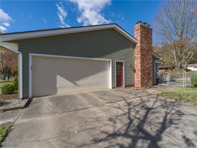 895 East Avenue, Tallmadge, OH 44278