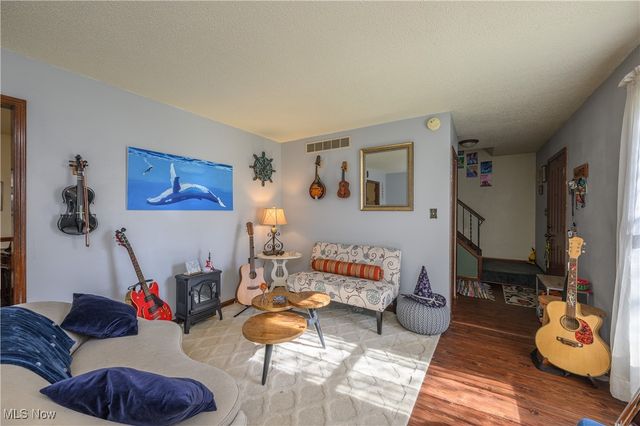 895 East Avenue, Tallmadge, OH 44278