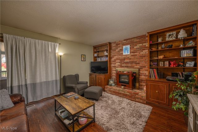 895 East Avenue, Tallmadge, OH 44278