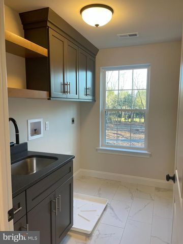 217 E BRANCH RD, Sellersville, PA 18960