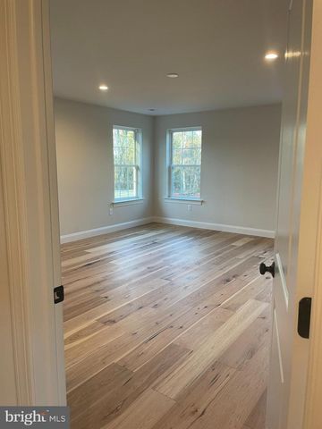 217 E BRANCH RD, Sellersville, PA 18960