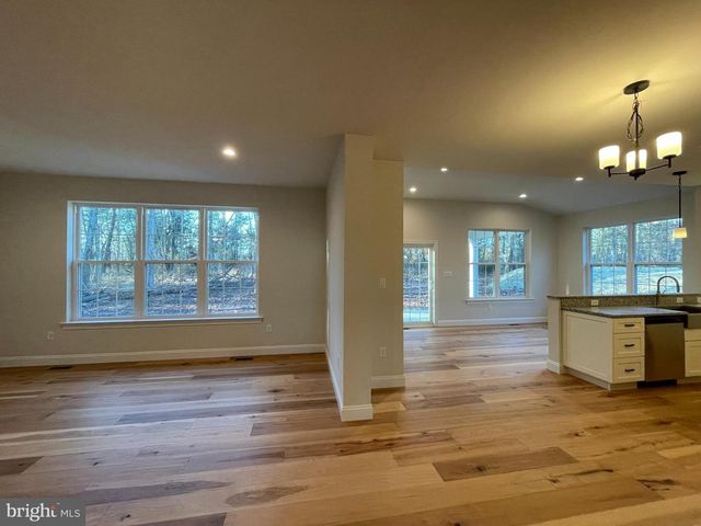 217 E BRANCH RD, Sellersville, PA 18960
