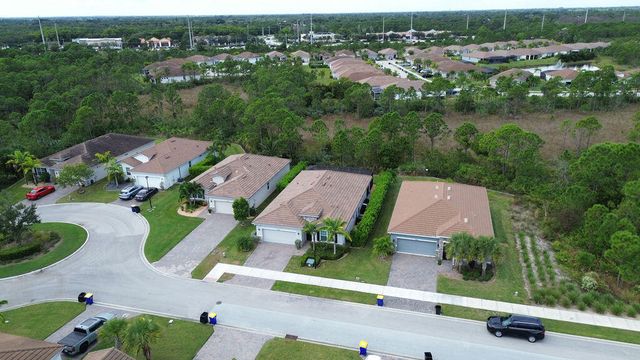 4480 NW Oakleaf Court, Jensen Beach, FL 34957
