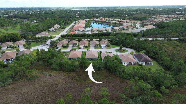 4480 NW Oakleaf Court, Jensen Beach, FL 34957