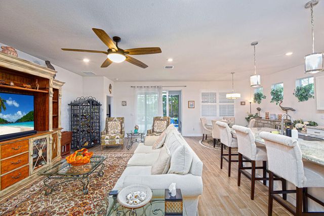 4480 NW Oakleaf Court, Jensen Beach, FL 34957